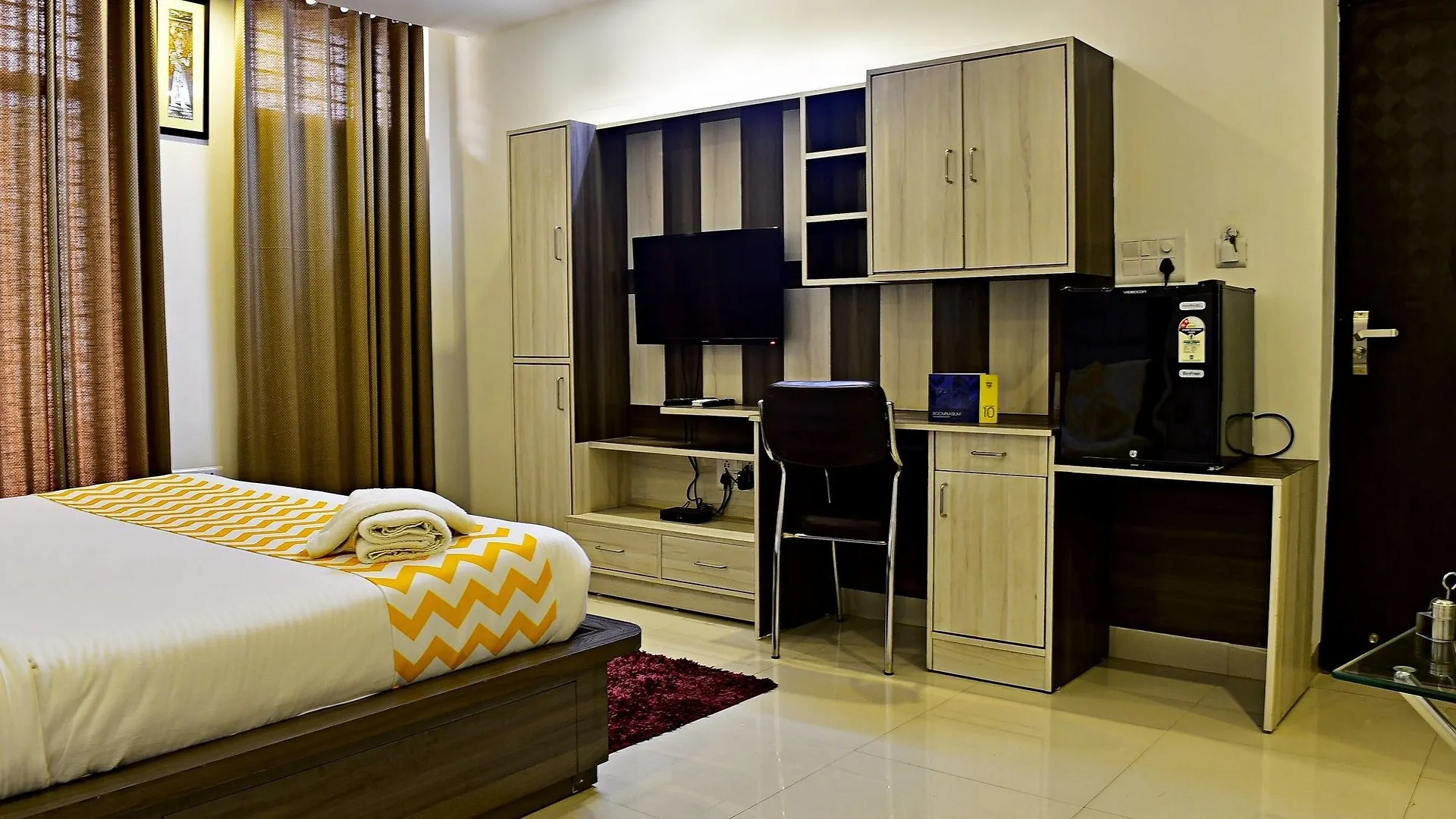 Fabhotel Wood Stay Inn Gurgaon