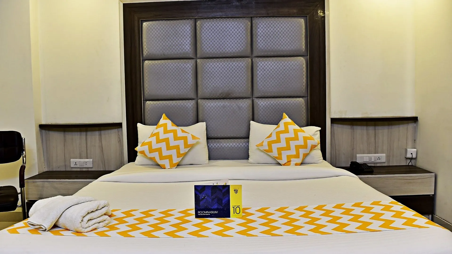 Fabhotel Wood Stay Inn Gurgaon